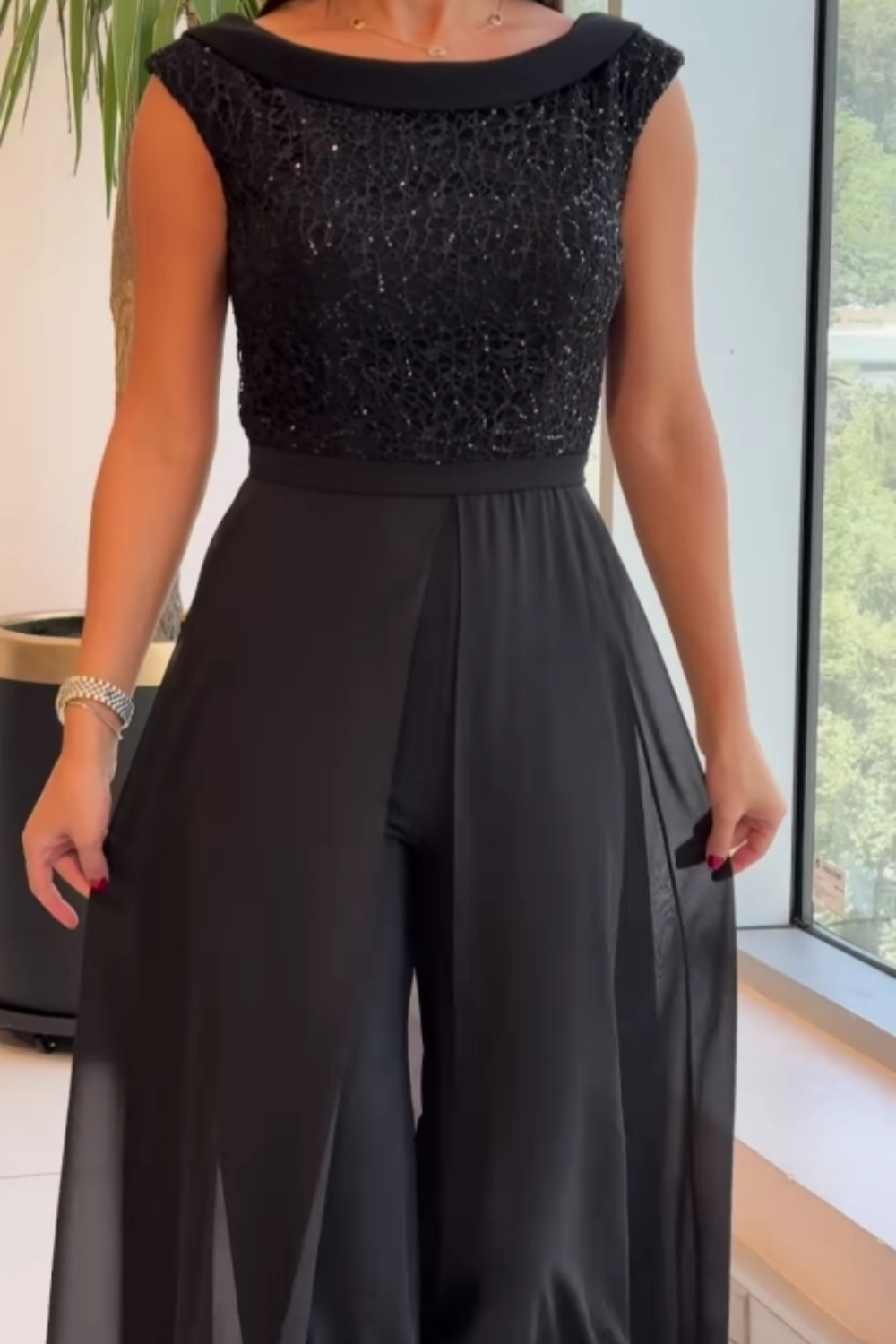 Women's Textured-Panel Jumpsuit with Crew Neck and Versatile Style