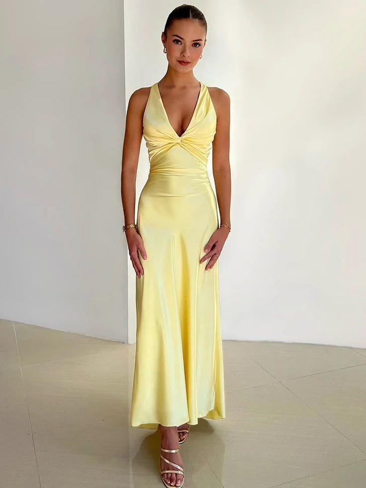 Women's V-Neck Maxi Dress with Flowing Skirt and Elegant Design