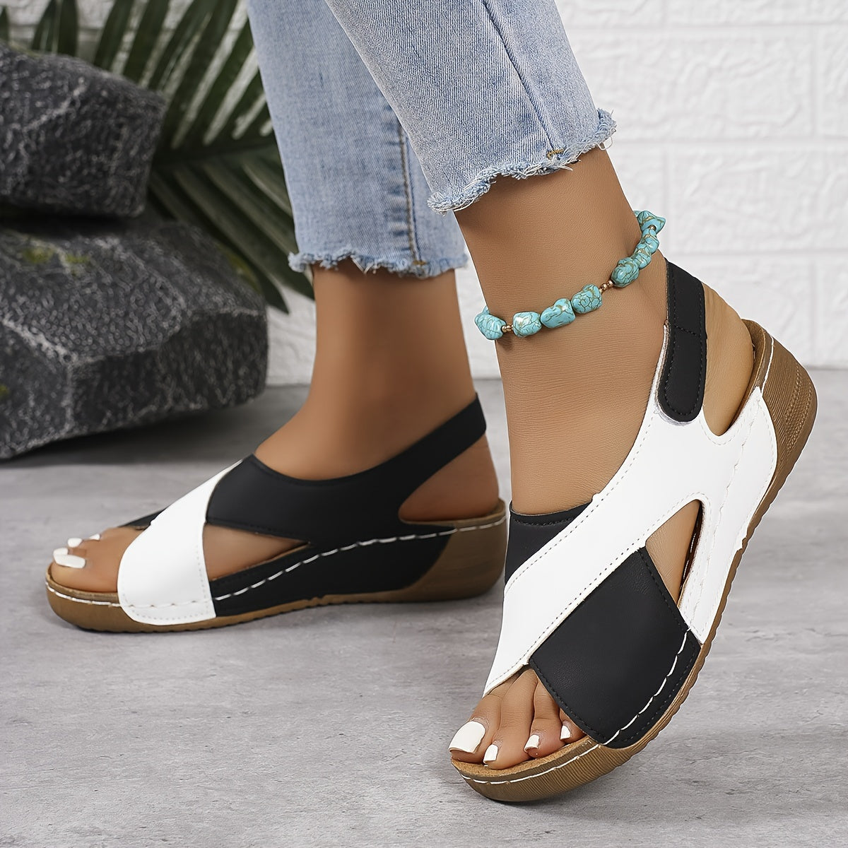 Women’s Hiking Sandals | Clean Design