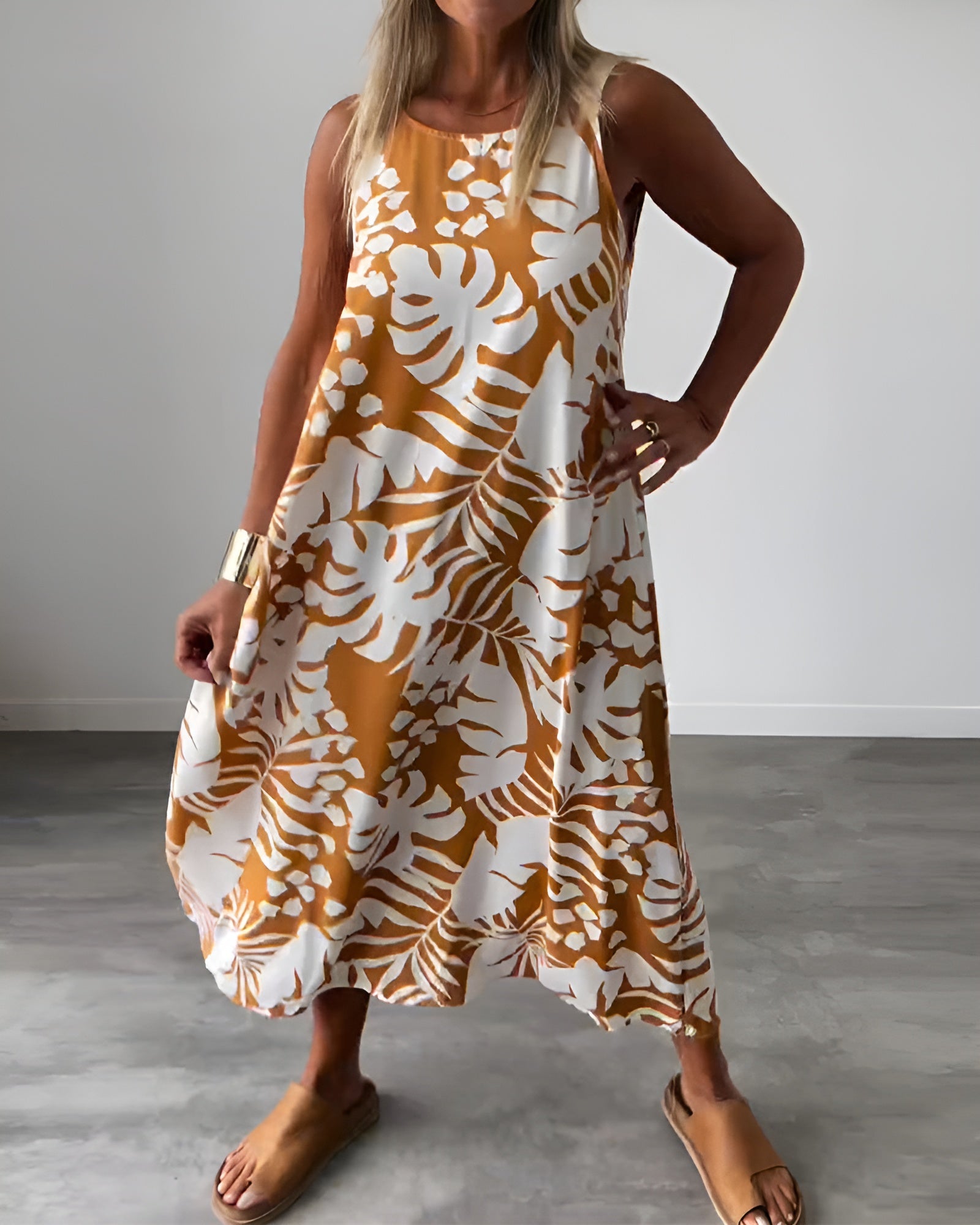 Women's Sleeveless Draped Evening Dress with Flowing Design and Versatile Style
