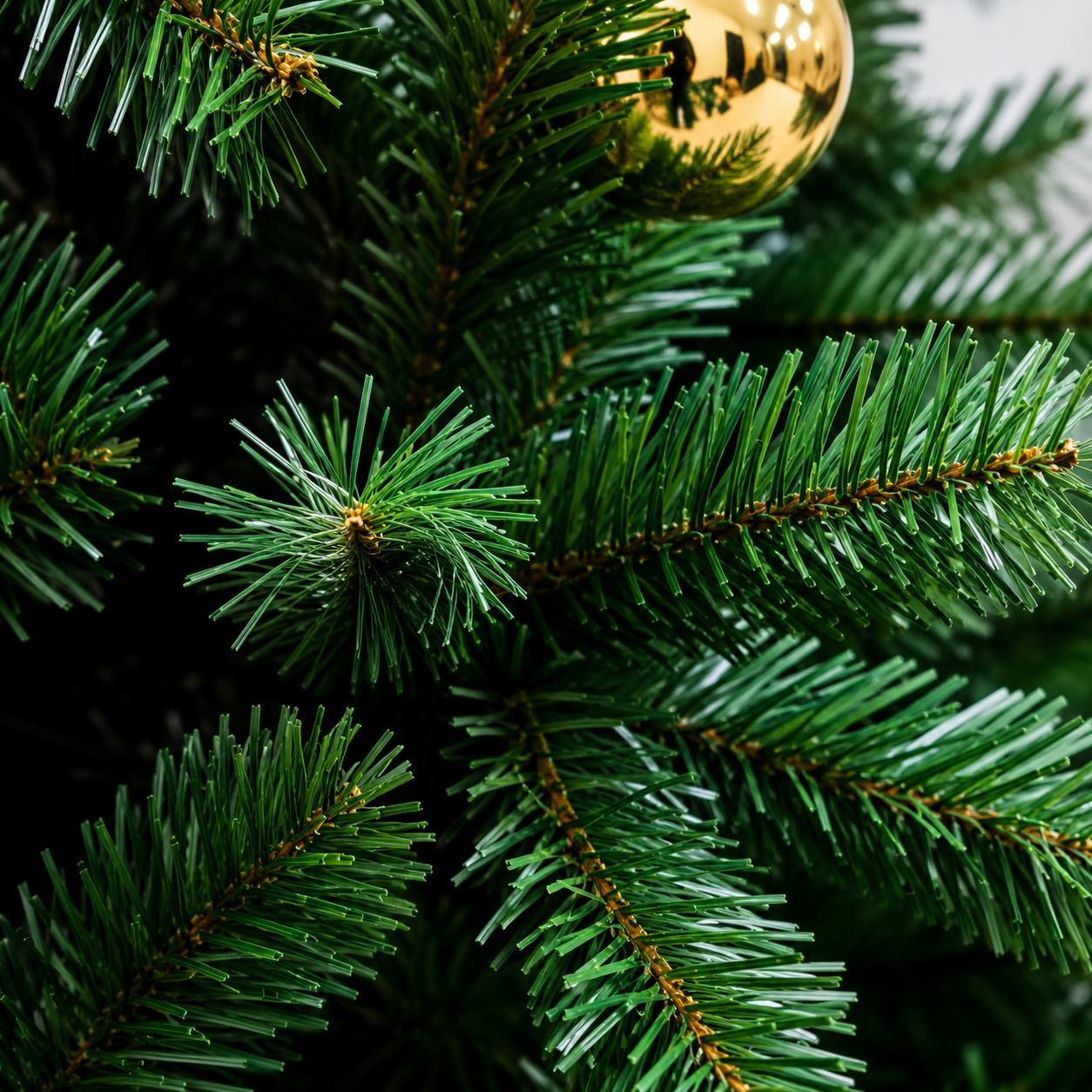 6 ft Pre-Lit Artificial Christmas Tree – Hinged Pine with Warm White Lights