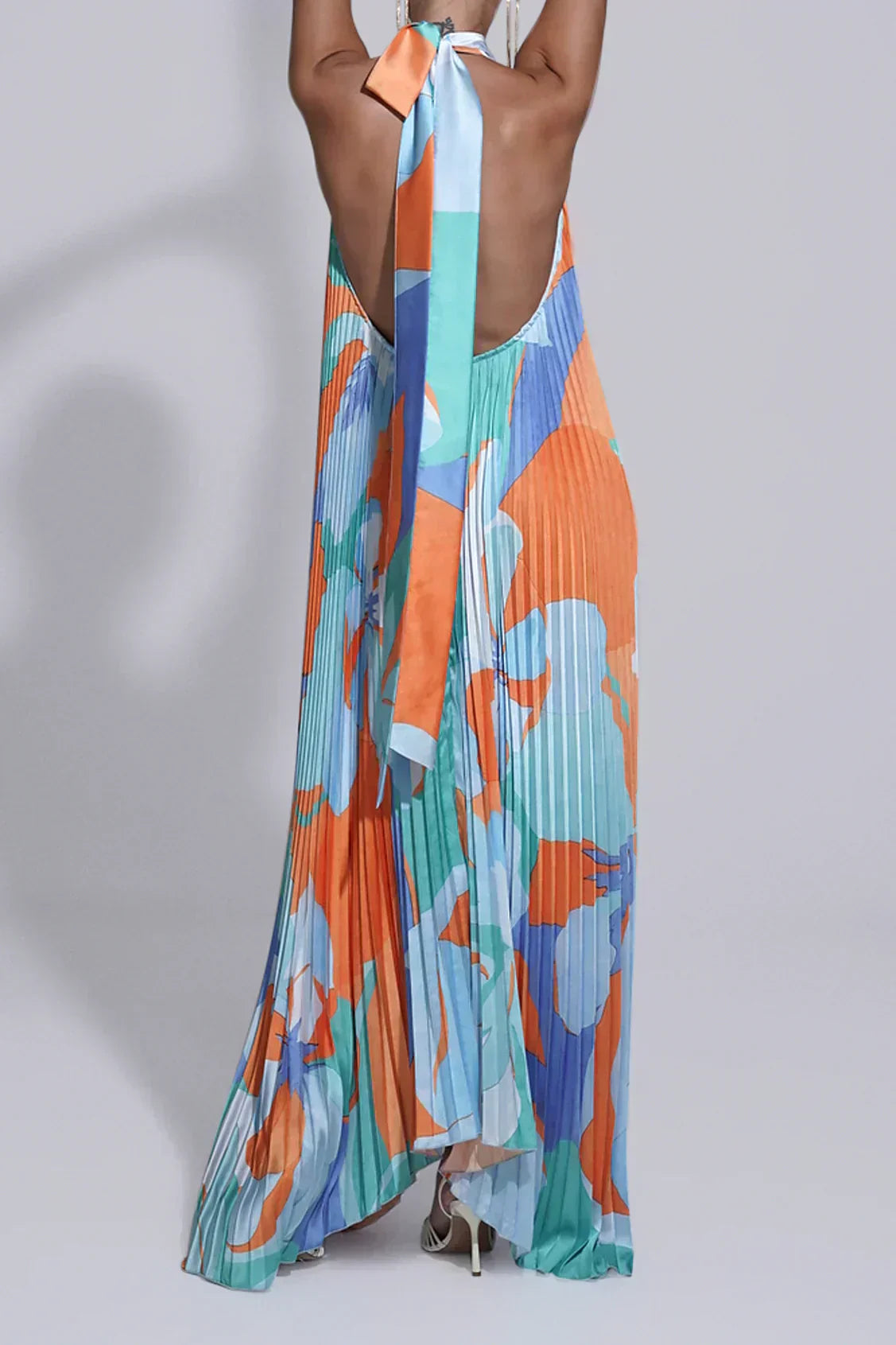 Women's Pleated Halter Maxi Dress with Flowing Skirt and Elegant Design
