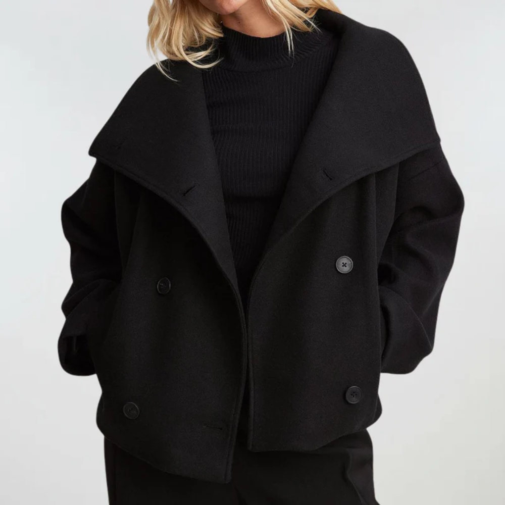 Women's Short Coat with Insulated Design and Zipper Closure