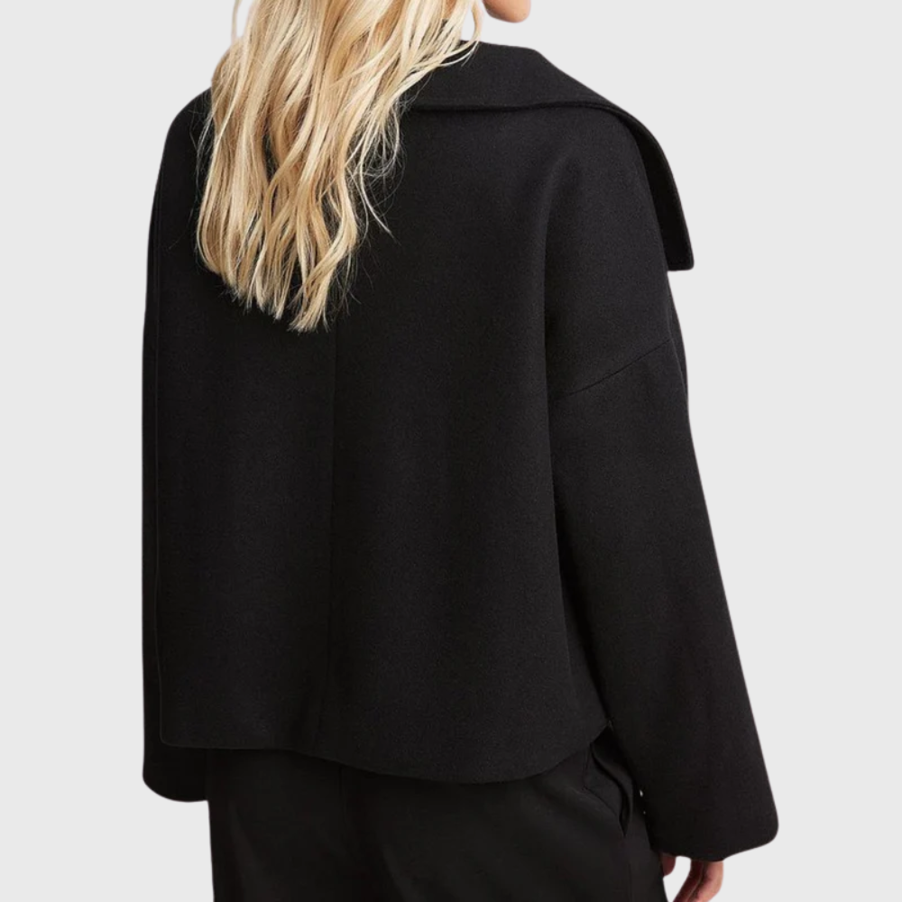 Women's Short Coat with Insulated Design and Zipper Closure