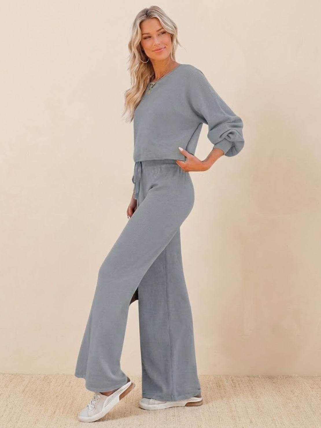 Women's Lounge Set with Cropped Sweatshirt and Wide-Leg Trousers
