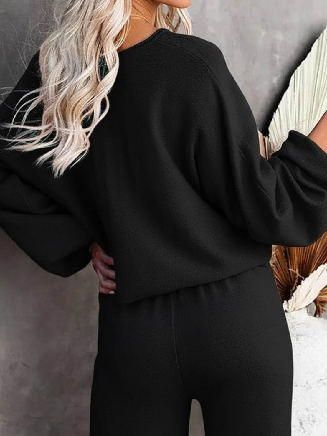 Women's Lounge Set with Cropped Sweatshirt and Wide-Leg Trousers