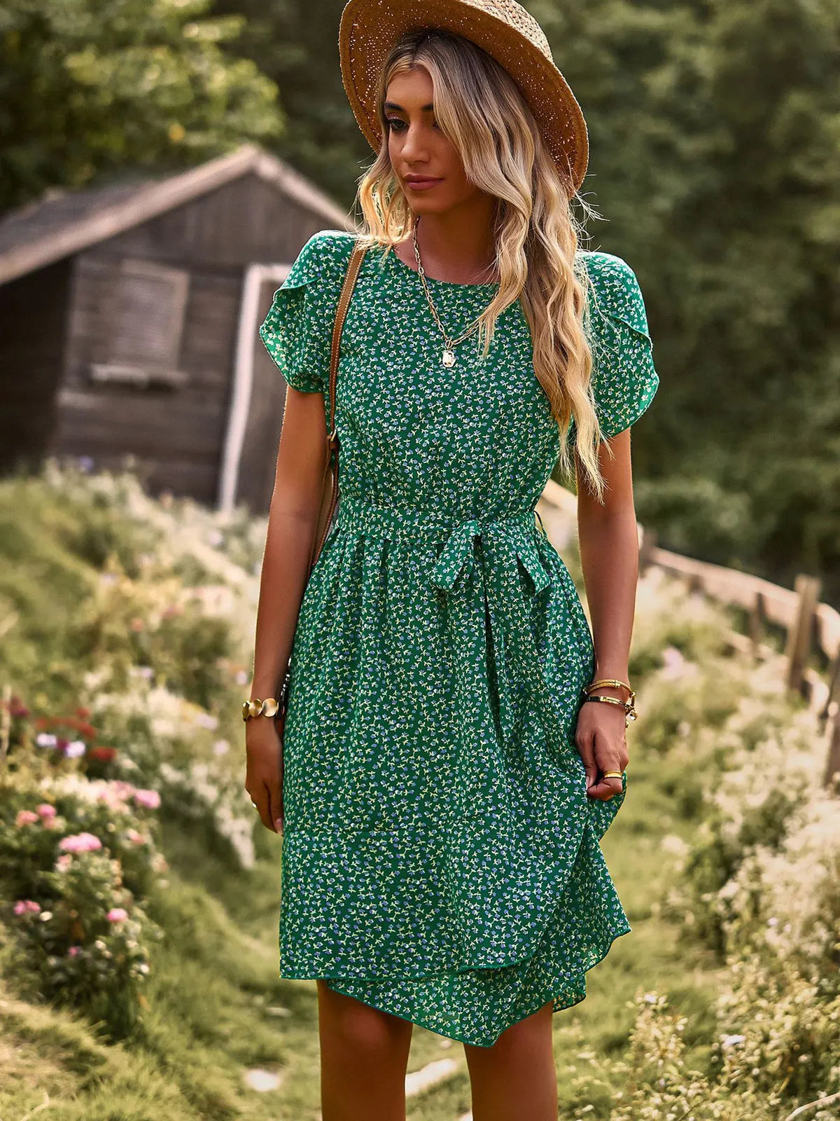Women's Summer Dress with Sleeveless Design and Flowing Skirt