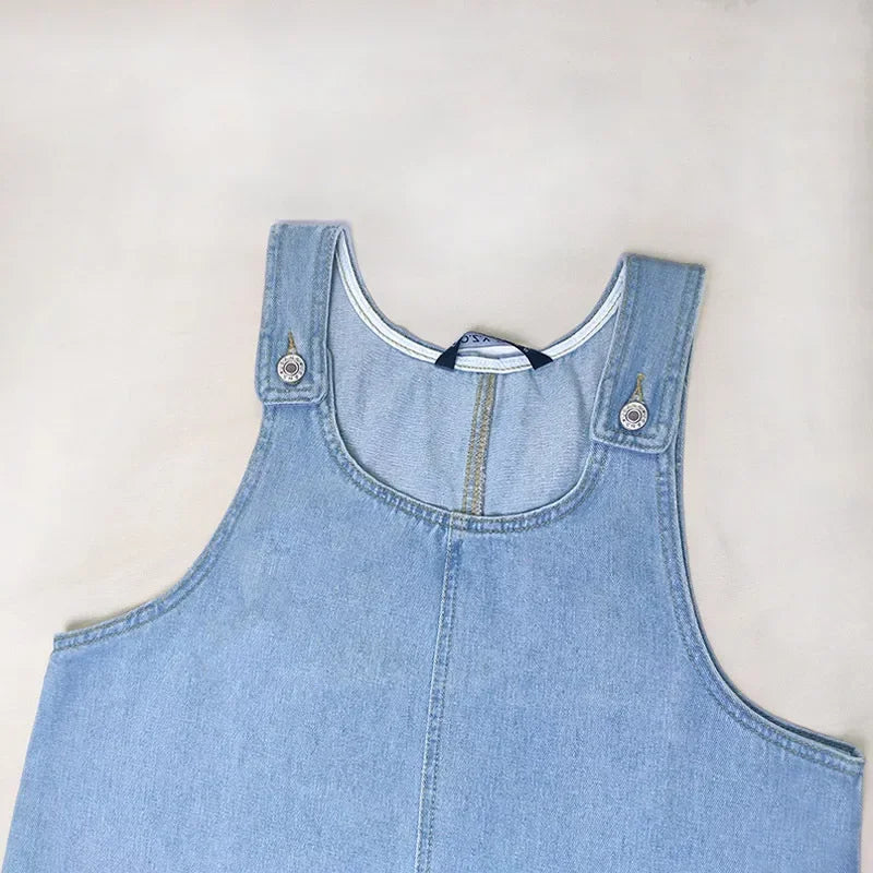 Women's Light Summer Dress with Adjustable Straps and Flowy Design