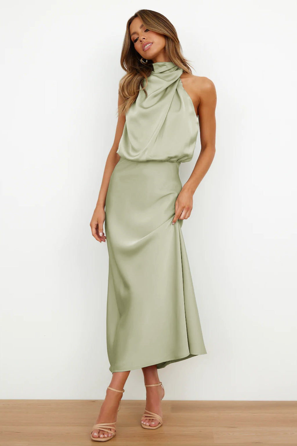 Women's Halter Evening Dress with Open Back and Floor-Length Design