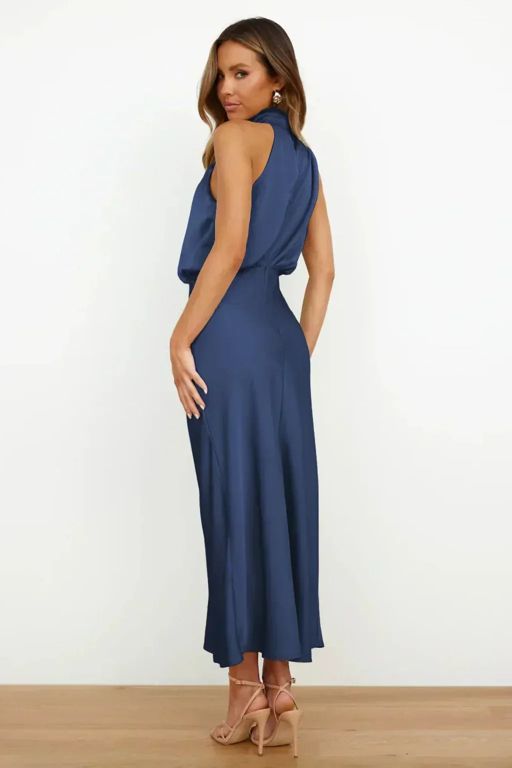 Women's Halter Evening Dress with Open Back and Floor-Length Design