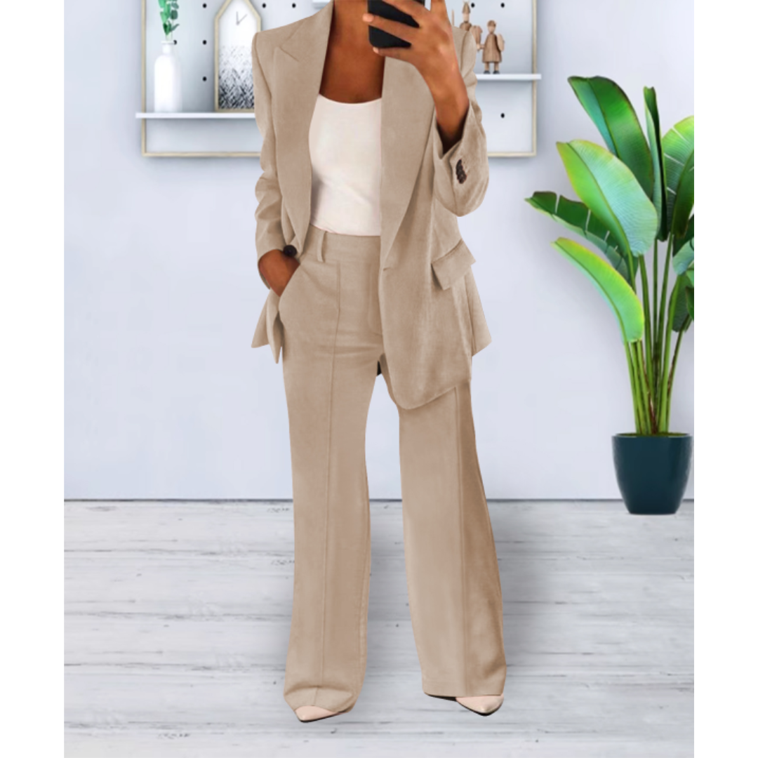 Women’s Two-Piece Suit with Pockets | Clean Design