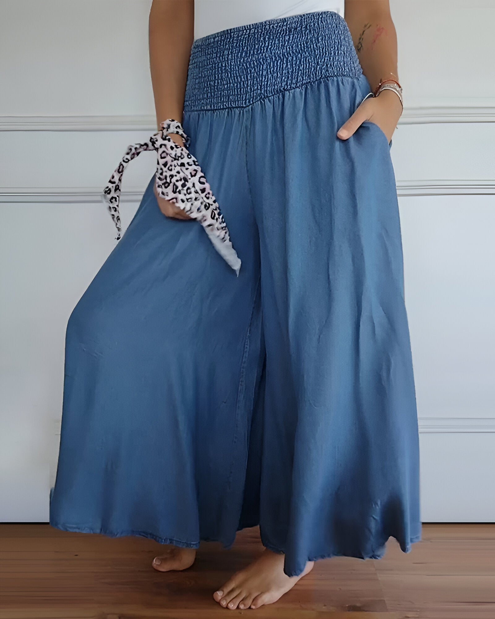 Women's Trousers with Elastic Waist and Relaxed Fit