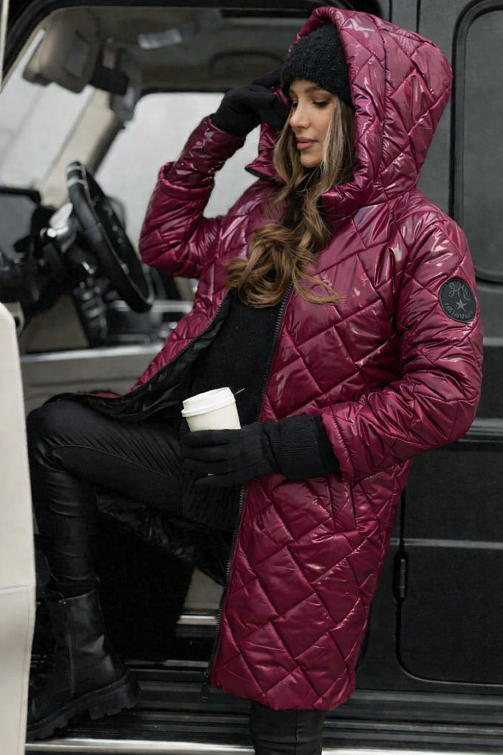 Women's Quilted Coat with Insulated Design and Zipper Closure