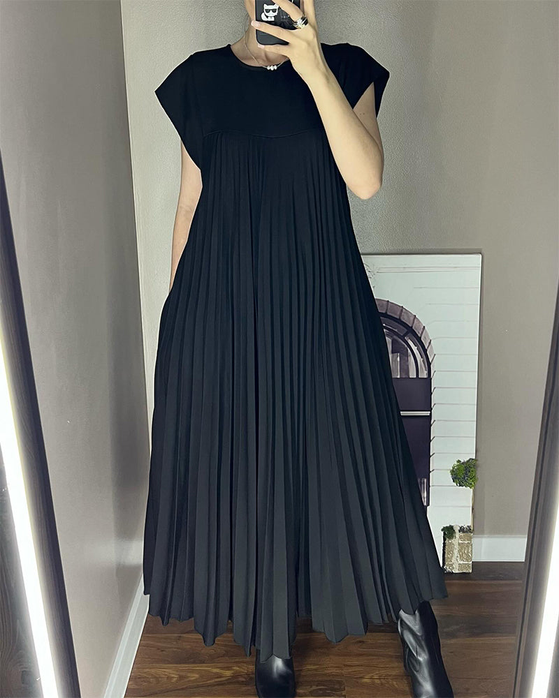 Women's Pleated Maxi Dress with Flowing Design and Versatile Style
