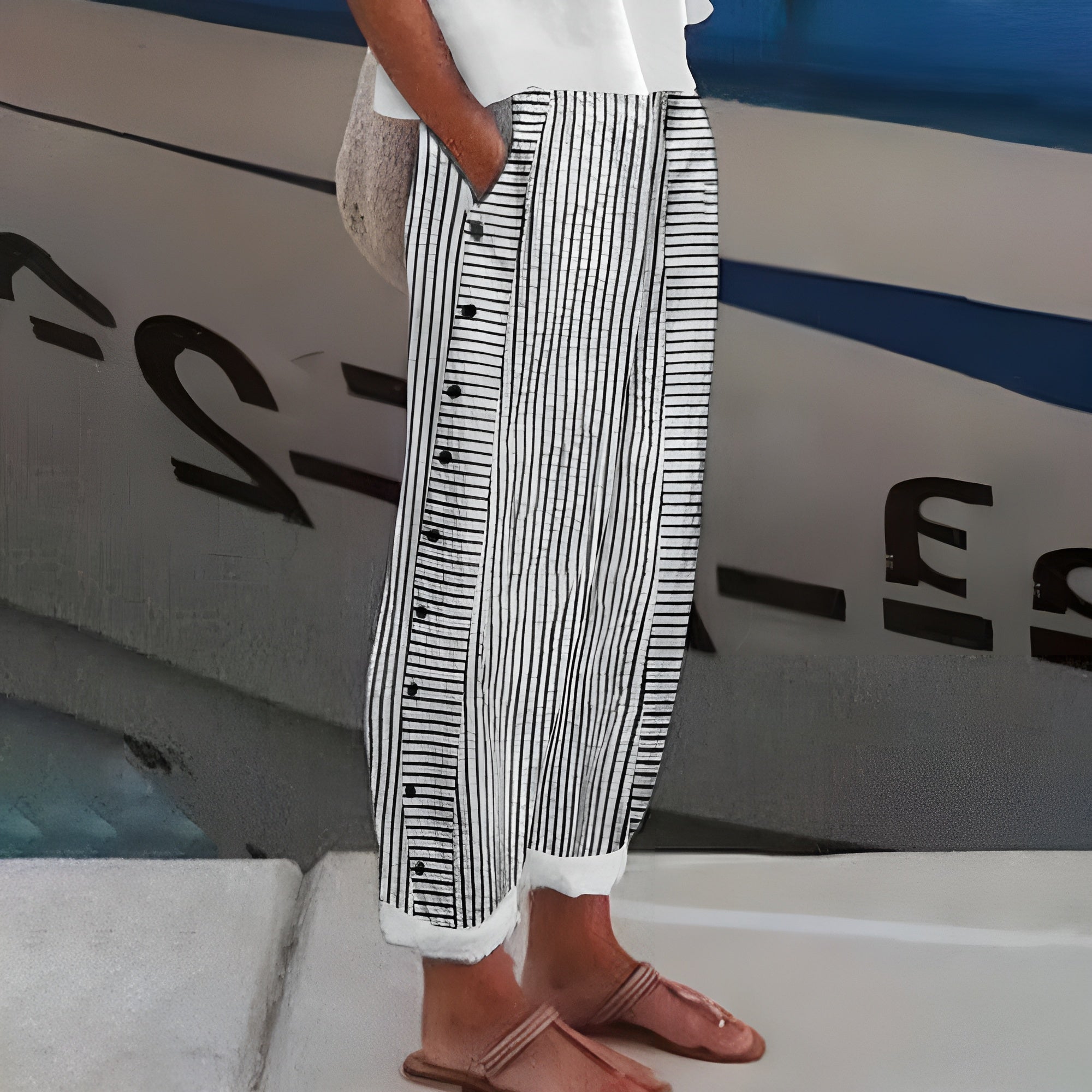 Women's Trousers with Side Pockets and Relaxed Fit