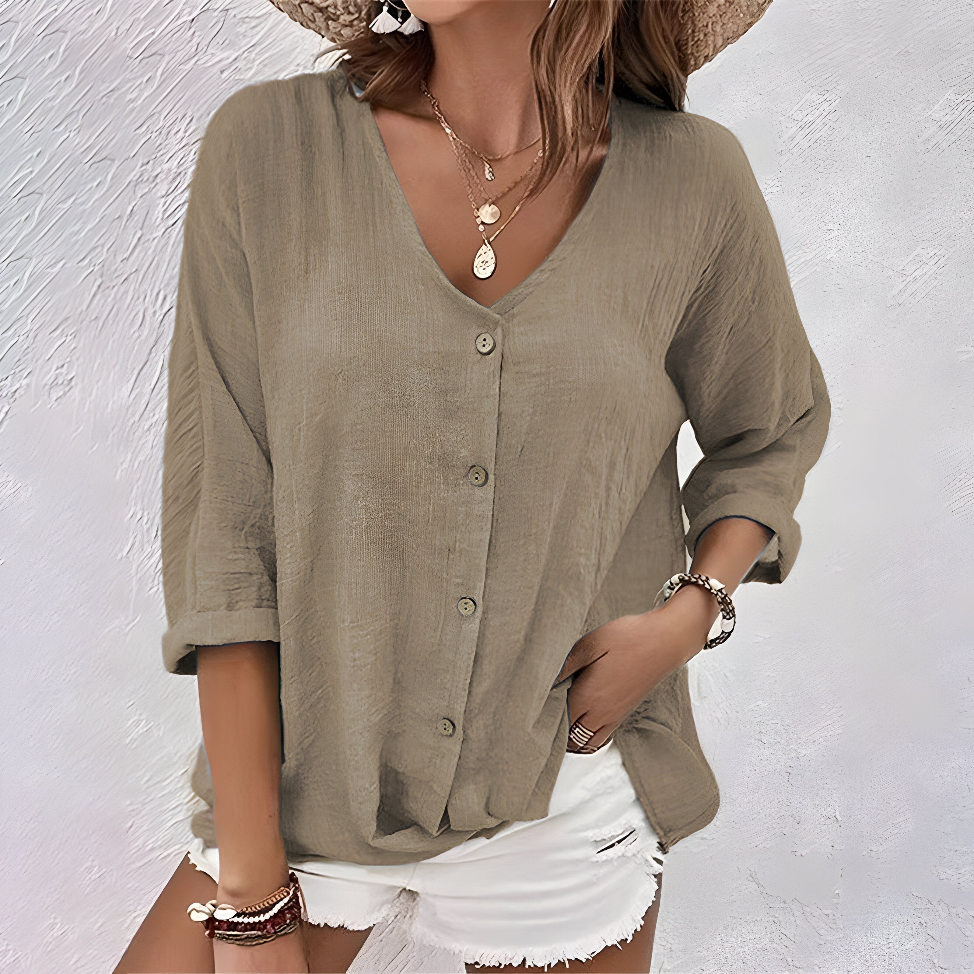 Women's Button-Up Blouse with Relaxed Fit and Breathable Fabric