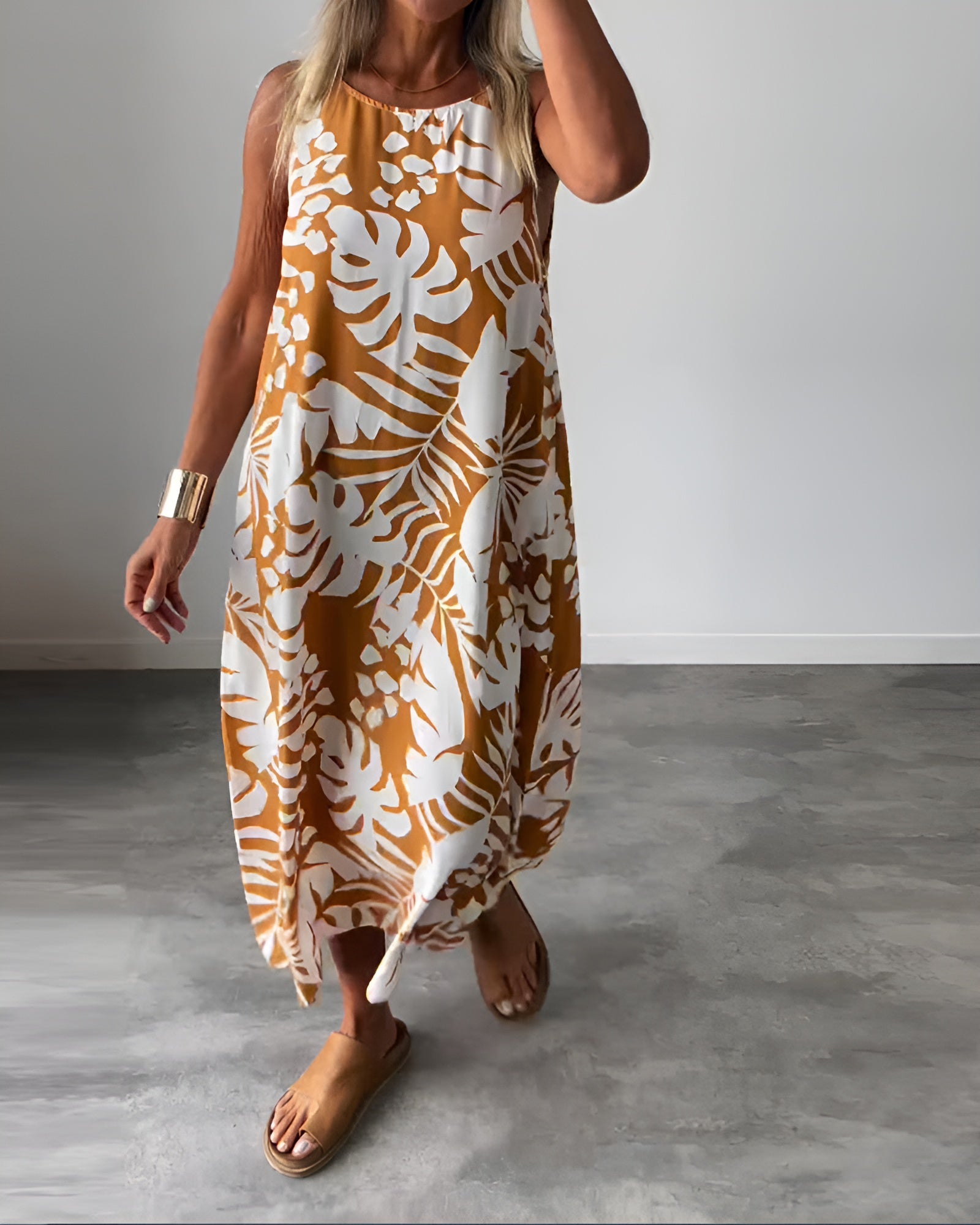 Women's Sleeveless Draped Evening Dress with Flowing Design and Versatile Style
