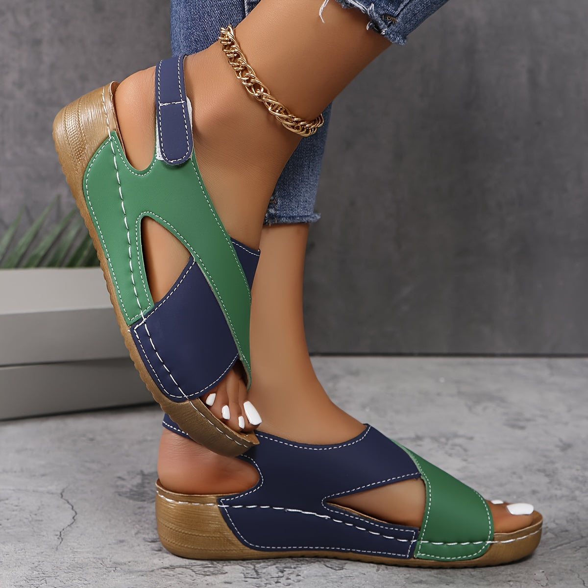 Women’s Hiking Sandals | Clean Design