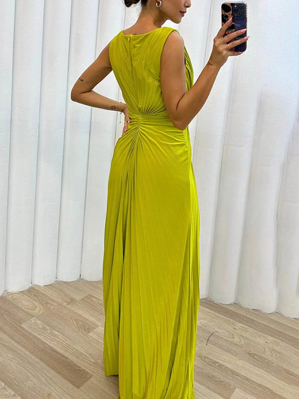 Women's Pleated Maxi Dress with Evening Style and Elegant Design