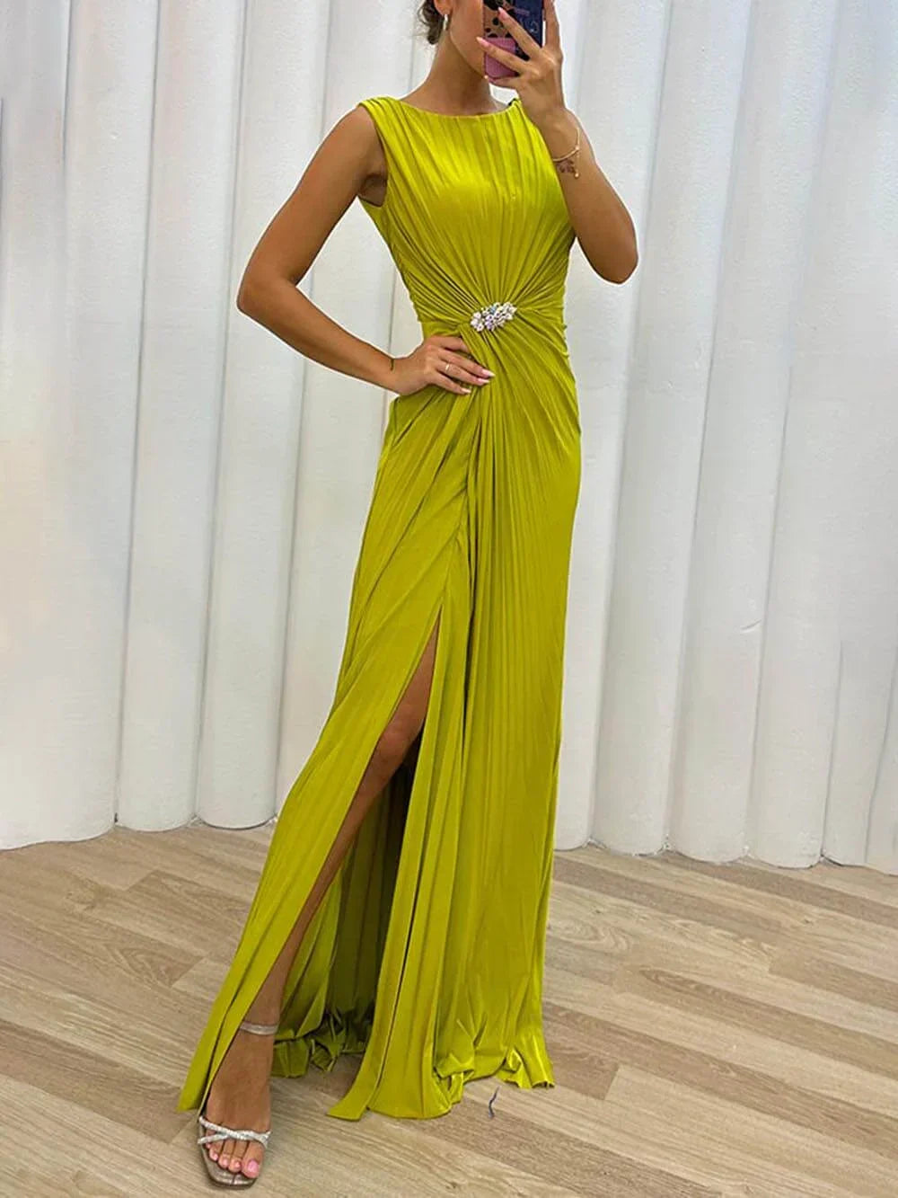 Women's Pleated Maxi Dress with Evening Style and Elegant Design