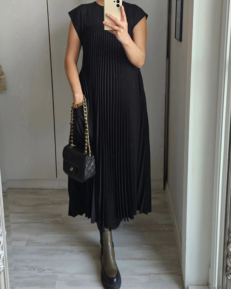Women's Pleated Maxi Dress with Flowing Design and Versatile Style