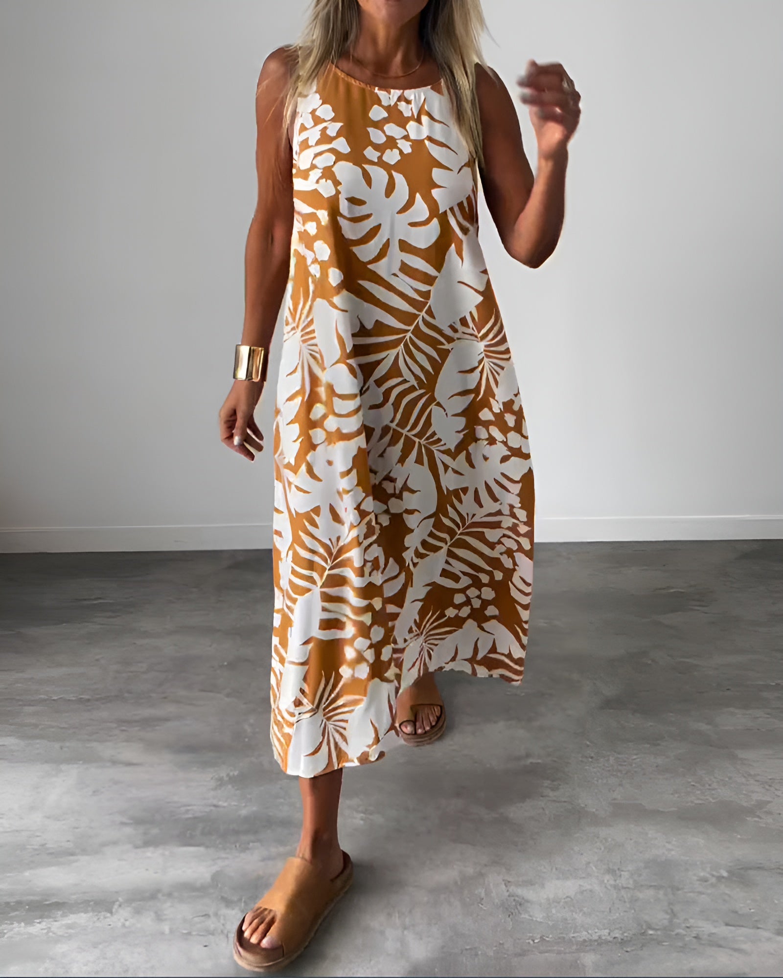 Women's Sleeveless Draped Evening Dress with Flowing Design and Versatile Style