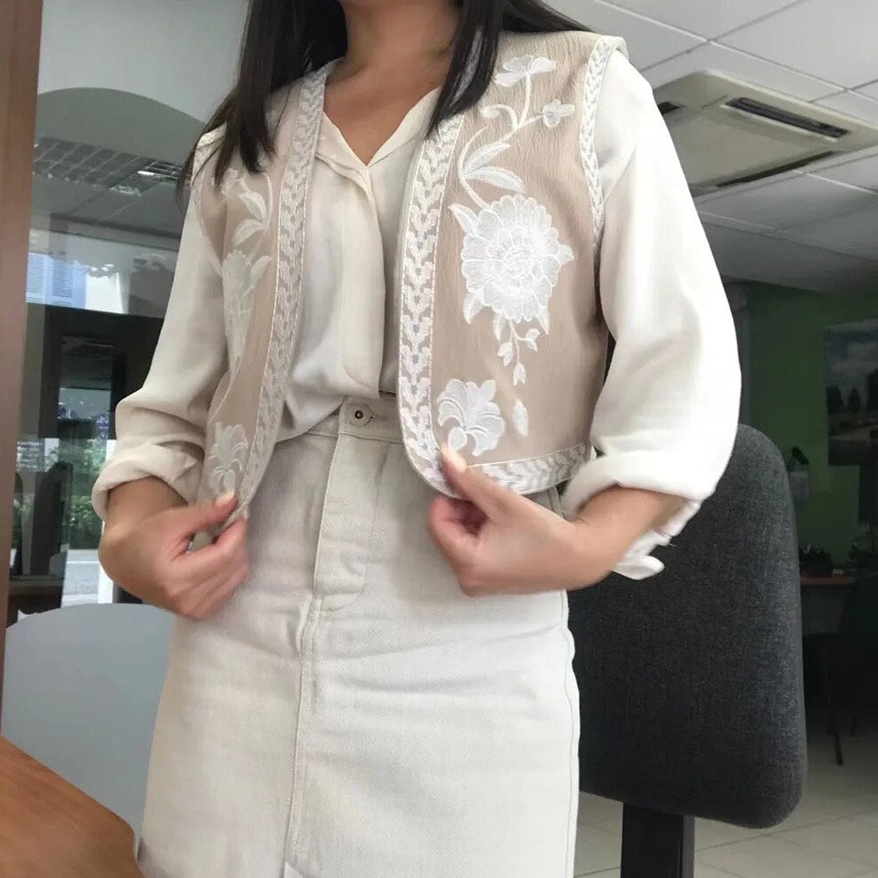 Women's Boho-Style Floral Vest with Open Front and Lightweight Design