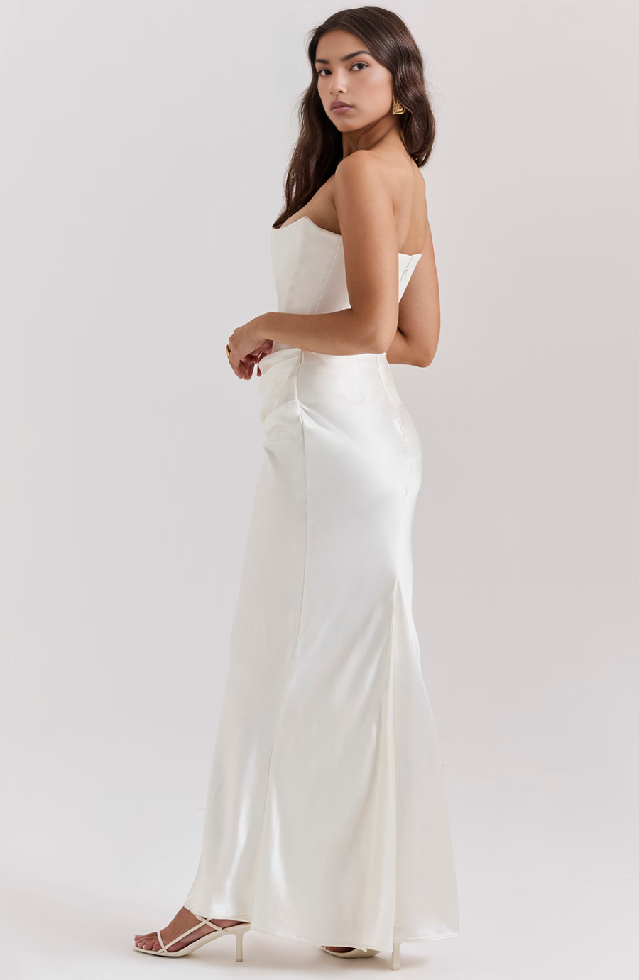 Women's Lace Strapless Dress with Elegant Design and Versatile Style