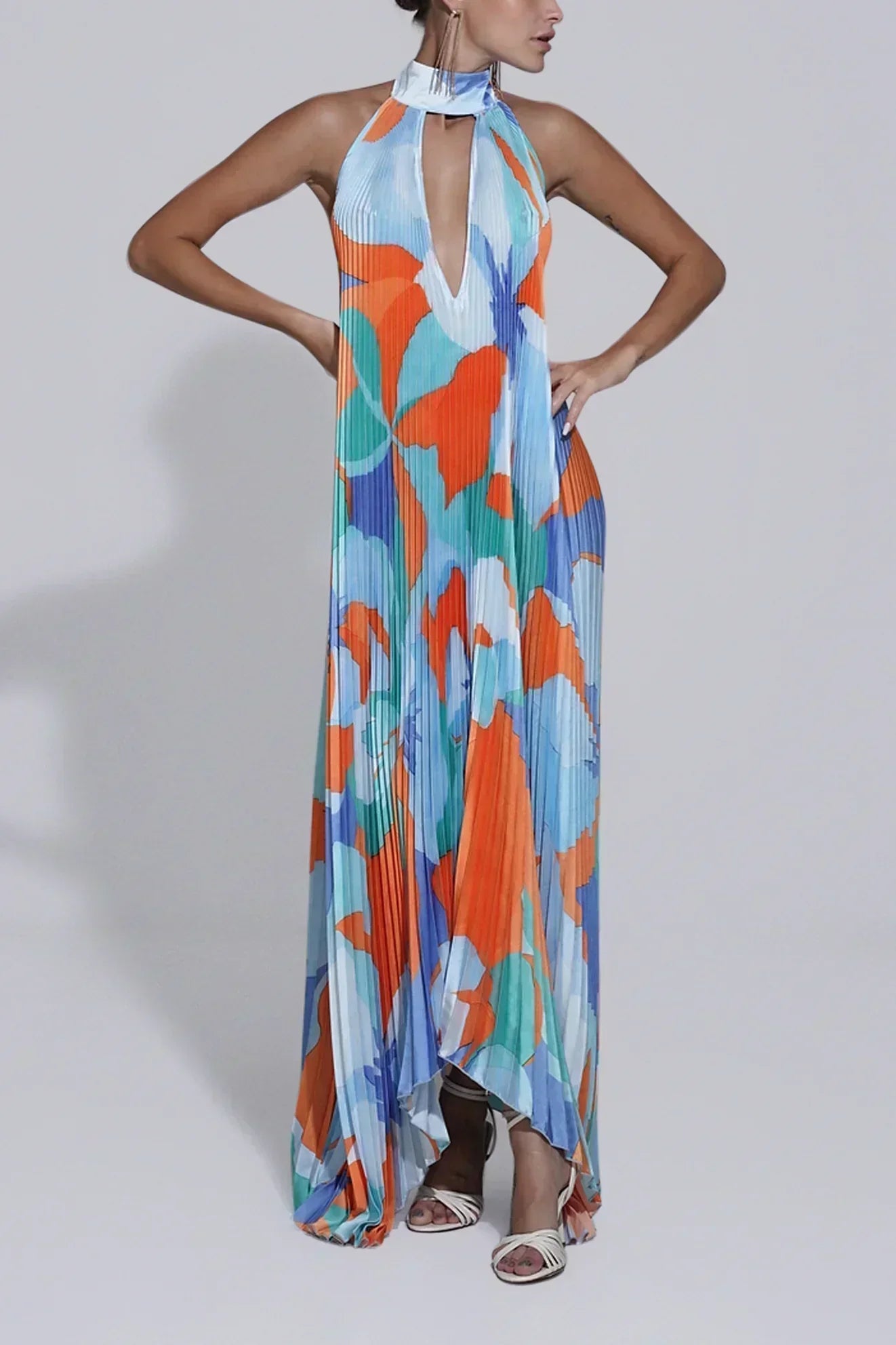 Women's Pleated Halter Maxi Dress with Flowing Skirt and Elegant Design