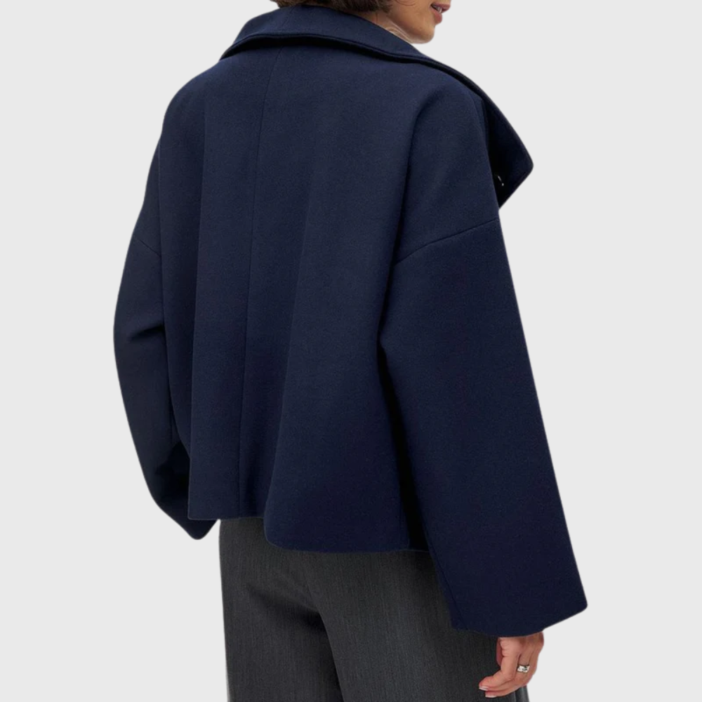 Women's Short Coat with Insulated Design and Zipper Closure