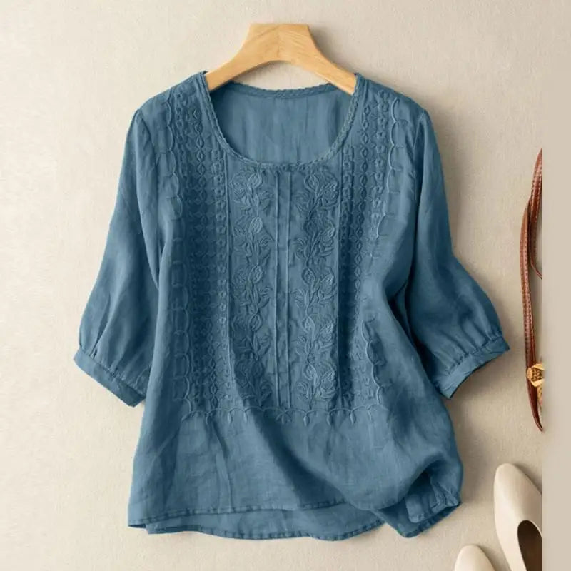Women's Relaxed Blouse with Floral Print and Lightweight Fabric
