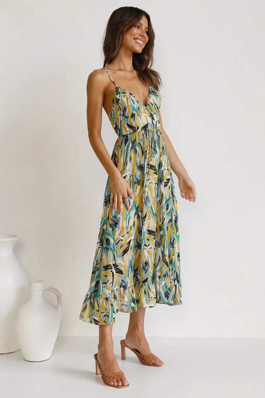 Women's Tropical Style Dress with Flattering Cut and Versatile Design