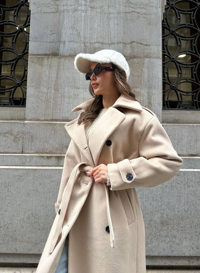 Women's Classic Overcoat with Tailored Fit and Warmth