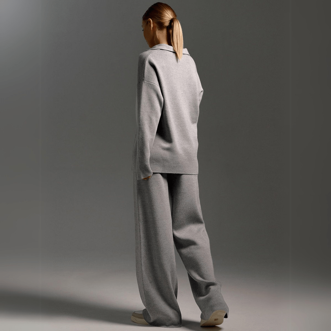 Women's Knitted Tracksuit with Soft Fabric and Relaxed Fit
