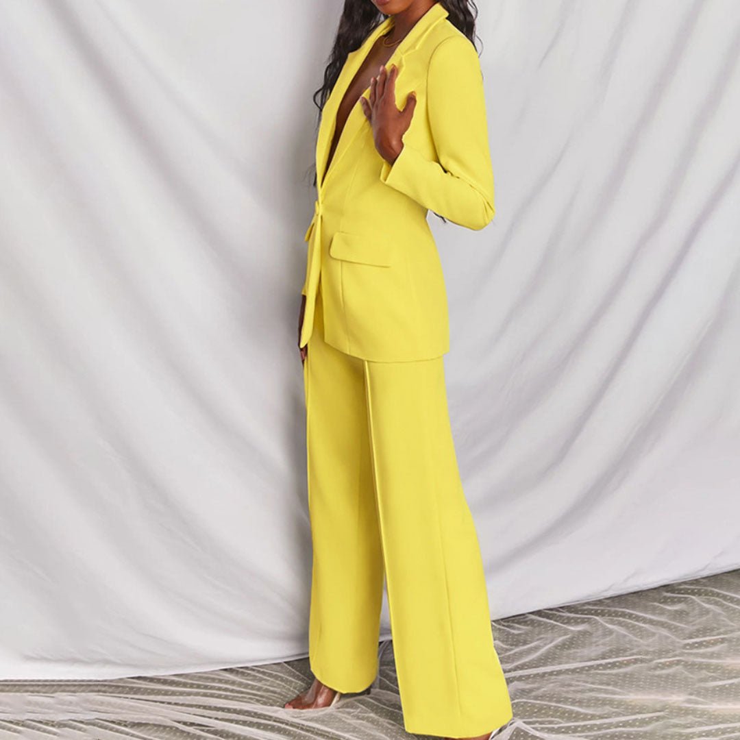 Women's Blazer and Trousers Set with Tailored Fit and Versatile Style