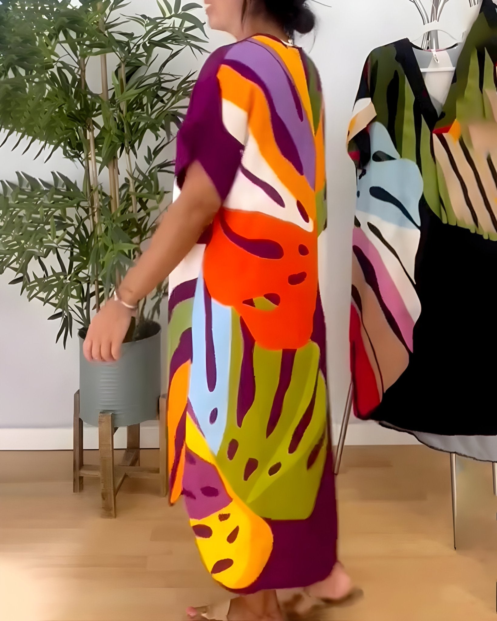 Women's Summer Dress with Sleeveless Design and Flowy Skirt